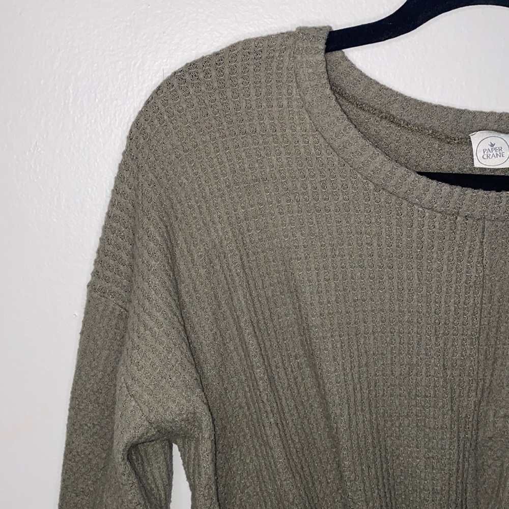 🎈Olive green Long sleeved light knitted sweater!